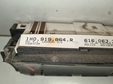 BUDÍKY PŘÍSTROJOVÁ DESKA VW GOLF III 1,9 TDI 1H0919864R