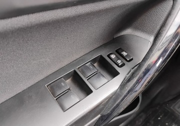 Toyota Auris II Hatchback 5d Facelifting 1.6 Valvematic 132KM 2018 Toyota Auris 2018r, Salonowa. 1.6 Benzyna. Uszkodzona. Poobijana. VAT 23, zdjęcie 9