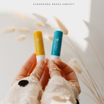 Натуральная губная помада BasicLab для сухих губ для детей и взрослых 4 г