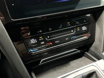 Volkswagen Arteon Shooting Brake R 2.0 TSI 320KM 2022 Volkswagen Arteon 2.0TSI 320KM 4X4 R DSG l DCC, Pa, zdjęcie 19