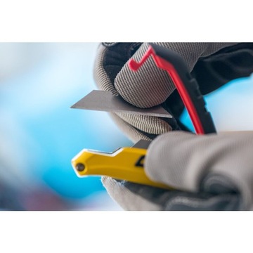 Нож складной с выдвижным лезвием STANLEY FATMAX 160мм 0-10-825