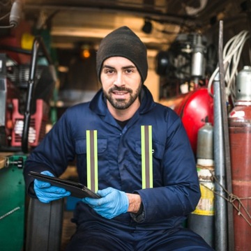 ПРИШИТАЯ НАШИВКА СО СВЕТООТВЕТСТВУЮЩЕЙ ТКАНИ