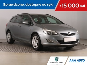 Opel Astra J Sports Tourer 1.4 Turbo ECOTEC 140KM 2011 Opel Astra 1.4 T, Klima, Tempomat, Parktronic