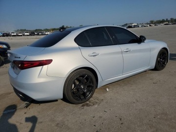 Alfa Romeo Giulia II Sedan Facelifting 2.0 Turbo 280KM 2021 Alfa Romeo Giulia 2021 Sport Rwd 2.0 Benzyna 280KM, zdjęcie 3