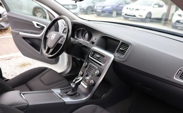 Volvo V60 I Kombi Facelifting 2.0 D4 DRIVE-E 190KM 2015 Volvo V60 NAVI, Grzane Fotele, Multifunkcja, Tempomat, Czujniki, GWARANCJA, zdjęcie 13
