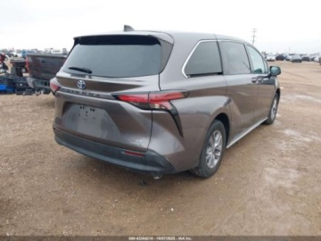 Toyota Sienna III 2021 Toyota Sienna LE 2021 2.5l 2.5 Hybryda 189KM, zdjęcie 5