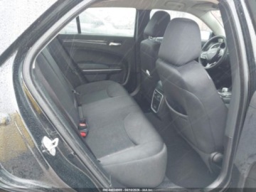 Chrysler 300C II 2022 Chrysler 300 Touring 2022 3.6 Benzyna 292KM, zdjęcie 13