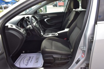 Opel Insignia I Sedan 2.0 CDTI ECOTEC 160KM 2010 Opel Insignia 2.0 CDTI, Automat, Kombi, 160 PS, Zarejestrowany, Zadbany, R, zdjęcie 16
