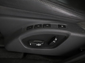 Volvo V60 I Kombi Facelifting 2.0 D2 DRIVE-E 120KM 2017 Volvo V60 skóra szyberdach navi klima auto grzane, zdjęcie 31