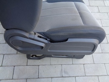 SEDADLO PŘEDNÍ PRAVÝ DODGE NITRO