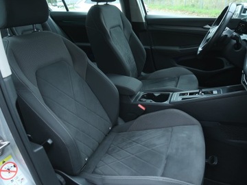 Volkswagen Golf VIII Hatchback Plug-In-Hybrid 1.4 TSI 204KM 2022 VW Golf 1.4 TSI eHybrid, Salon Polska, zdjęcie 8