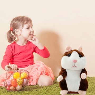 ГОВОРЯЩИЙ ИНТЕРАКТИВНЫЙ ОБЩАЮЩИЙСЯ НАСМЕШАЮЩИЙСЯ ХОМЯК