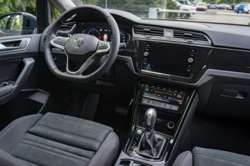 Volkswagen Touran III 1.5 TSI EVO 150KM 2024 Volkswagen Touran Highline 1.5 TSI EVO 150 KM DSG, zdjęcie 18