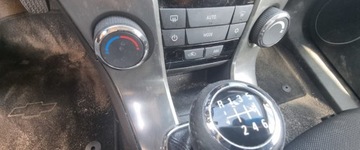 Chevrolet Cruze Hatchback 5d 1.7D  130KM 2013 Chevrolet Cruze 2013r, 1.7 CRDI. Lekko uszkodzony tyl. Jezdzi. 1.7 Diesel, zdjęcie 14