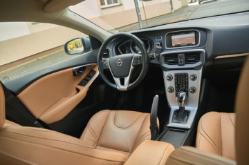 Volvo V40 II Hatchback Facelifting 2.0 D2 120KM 2018 VOLVO V40 INSCRIPTION PANORAMA JASNA SKÓRA AUTOMAT, zdjęcie 33