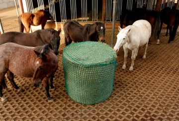 Сетка для сена для тюков зеленая Kerbl 180х180см сетка 4,5см