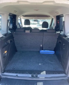 Fiat Doblo III Van 1.6 Multijet 16v 105KM 2010 Fiat Doblo 1.6 DIESEL ,BEZWYPADEK ,niski pot przebieg ,klima sprawna 1.6, zdjęcie 9