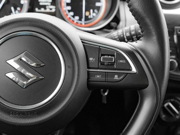Suzuki Swift VI Hatchback Facelifting 1.2 DualJet SHVS 83KM 2021 Suzuki Swift JSAAZCA3S00528495#1.2 Dualjet SHVS, zdjęcie 13
