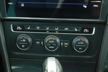 Volkswagen Golf VII Variant 1.4 TSI BlueMotion Technology 125KM 2017 VW Golf 1.4 TSI, Salon Polska, Automat, Klima, zdjęcie 9