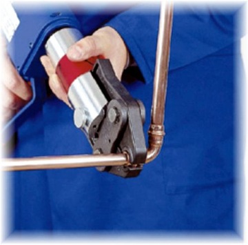 медное колено 28/90 с наружной резьбой Пресс-вода, прессуемый