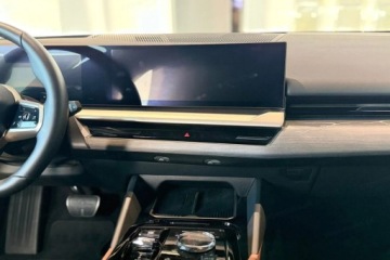 BMW Seria 5 G90-91 Touring 2.0 520d 197KM 2024 BMW Seria 5 Touring 520d xDrive Sport Combi 2.0 (197KM) 2024, zdjęcie 6