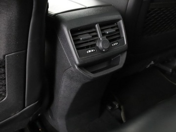 Peugeot 3008 II Crossover 1.5 BlueHDI 130KM 2018 Peugeot 3008 GT-Line panorama virtual navi PDC, zdjęcie 39