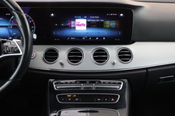 Mercedes Klasa E W213 Kombi Plug-in Facelifting 2.0 E300de 306KM 2020 Mercedes E E 300 de, 301 KM, Automat, Skóra, Navi, zdjęcie 11