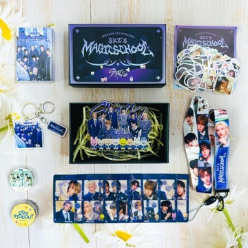 ZESTAW PUDEŁKA PREZENTOWEGO ALBUMU ROCKA STRAY KIDS