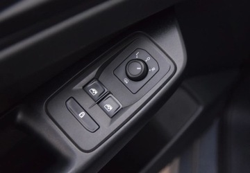 Volkswagen Caddy V Caddy 2.0 TDI 102KM 2021 Volkswagen Caddy 7 osobowy _ Kamera _ Drzwi przesuuwne 2.0 Diesel 102KM, zdjęcie 23