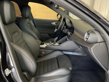 Alfa Romeo Giulia II Sedan Facelifting 2.0 Turbo 280KM 2023 Alfa Romeo Giulia Salon Polska Bezwypadkowy R Cars Warszawa 2.0 Benzyna, zdjęcie 10