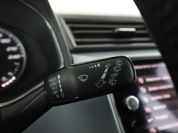 Seat Arona Crossover 1.0 EcoTSI 95KM 2019 Seat Arona navigacja klimatyzacja czujniki, zdjęcie 30