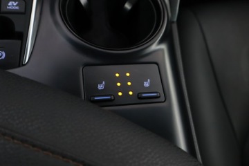 Toyota Camry IX Sedan 2.5 Hybrid Dynamic Force 218KM 2019 Toyota Camry 2.5 Hybrid, Salon Polska, zdjęcie 19