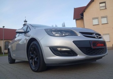 Opel Astra J Sports Tourer Facelifting 1.7 CDTI ECOTEC 130KM 2013 Opel Astra Zarejestrowany - ubezpieczony - 1,7 - 130 KM 1.7 Diesel 130KM, zdjęcie 5