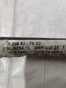 MERCEDES GLC 254 C254 TRUBKA WAZ PŘÍVOD CHLADIČŮ A2068307602