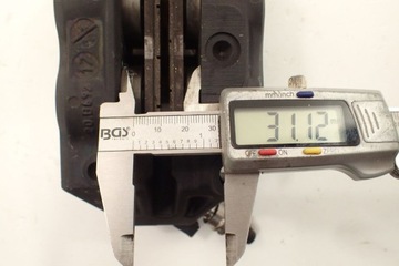 BMW S 1000 XR K49 15-19 Zaciski przód Brembo kpl