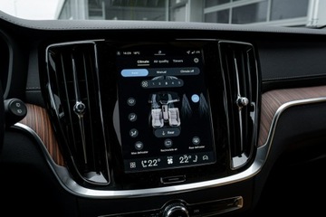 Volvo V60 II  Kombi Facelifting 2.0 B4 B 197KM 2025 Volvo V60 Ultra Dark B4 Mild hybrid Benzyna 197+14, zdjęcie 26