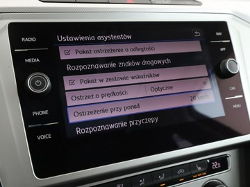 Volkswagen Passat B8 Variant 2.0 TDI BlueMotion SCR 190KM 2017 Volkswagen Passat 4x4 DSG panorama navi klima auto, zdjęcie 26