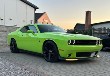 Dodge Challenger III 2015 Dodge Challenger Dodge Challenger 6.4 SRT Scat Pack SHAKER alpine alcantar, zdjęcie 12