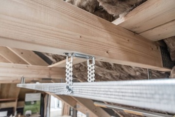 Wieszak ES płaski do profili CD 60 x 150 mm 100 szt. Grube 0,8 mm Budmat