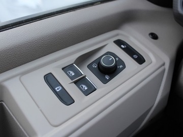 Volkswagen Multivan T7 Van L1 2.0 TSI 204KM 2023 Volkswagen Multivan Life L2 2.0 l TSI OPF 150 kW 7, zdjęcie 33