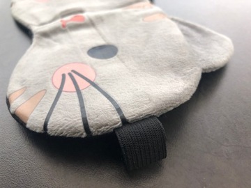 OPASKA NA OCZY MASKA DO SPANIA SNU RELAKSU KOT AKSAMITNA OLDMAN NA GUMCE