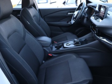 Nissan Qashqai III Crossover 1.3 DIG-T MHEV 158KM 2022 Nissan Qashqai 1.3 DIG-T MHEV, Salon Polska, zdjęcie 8