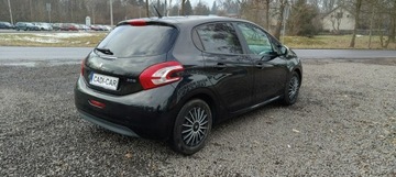 Peugeot 208 I Hatchback 3d 1.2 VTI 82KM 2014 Peugeot 208 Przebieg tylko 117 tysięcy, zdjęcie 3