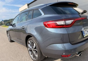 Renault Megane IV Grandtour 1.2 Energy TCe 130KM 2018 Renault Megane BOSE FullLed MartwePole Masaze HeadUP NawiKamera Bezwypadko, zdjęcie 17