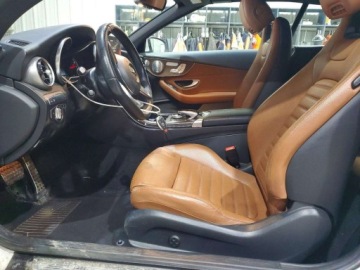 Mercedes Klasa C W205 2018 Mercedes-Benz Klasa C 2018 Mercedes-Benz C 300 4MATIC 2.0 Benzyna 241KM, zdjęcie 6