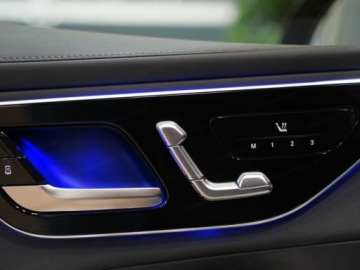 Mercedes GLC C254/X254 Coupe 2.0 200 204KM 2025 MERCEDES-BENZ GLC 200 4-Matic AMG Line 2.0 (204KM) 2025, zdjęcie 8