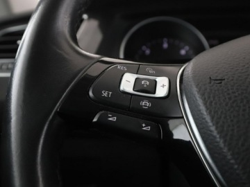 Volkswagen Tiguan II SUV 2.0 TDI 150KM 2019 Volkswagen Tiguan LED klima auto grzane fotele, zdjęcie 31