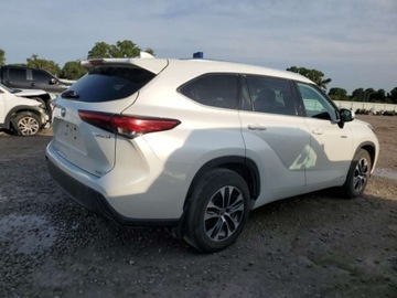 Toyota Highlander III 2021 Toyota Highlander 2021 TOYOTA HIGHLANDER HYBRID XLE 2.5 Hybryda 243KM, zdjęcie 3