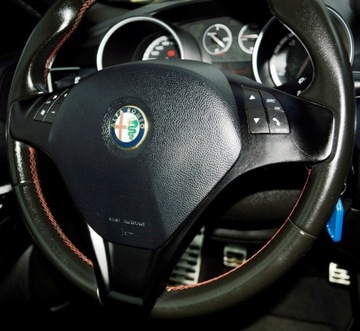 Alfa Romeo Giulietta Nuova II Hatchback 5d 1750 TBi 16v 235KM 2013 ALFA ROMEO GIULIETTA 1.8 TBi 235 KM, zdjęcie 35