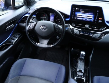 Toyota C-HR I Crossover 1.8 Hybrid 122KM 2017 Toyota C-HR 1.8 Hybrid, Salon Polska, Automat, zdjęcie 6